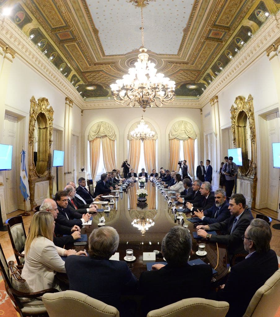 Weretilneck participó de la reunión de Gobernadores con Macri