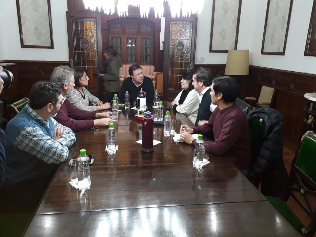 Weretilneck recibió a la UnTER, el gremio le pidió precisiones sobre aumento salarial, presupuesto educativo y viviendas