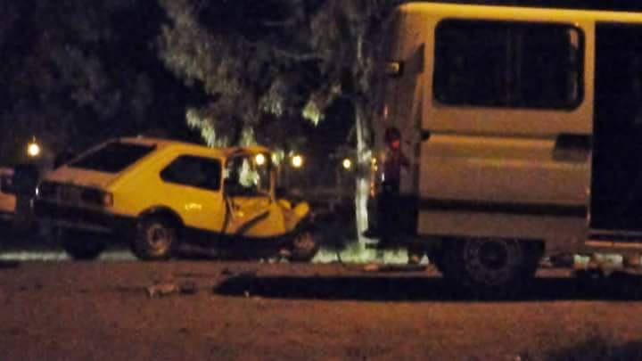 Por la mala maniobra de un conductor, ocurrió un choque que casi termina en tragedia