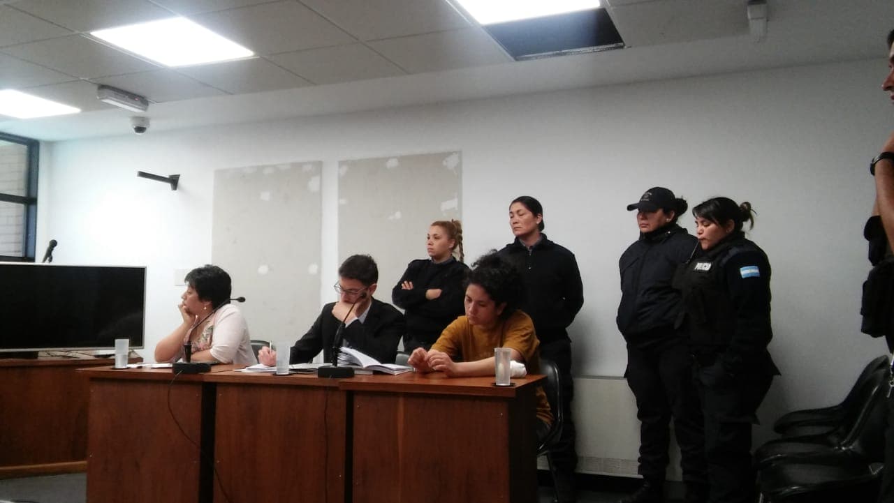 Por robarle a un taxista dictaron la prisión preventiva para Leonela Vidal