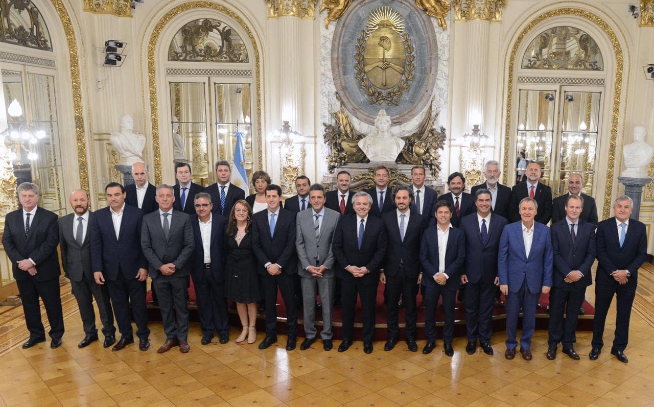 Carreras participó de la reunión de gobernadores con el Presidente
