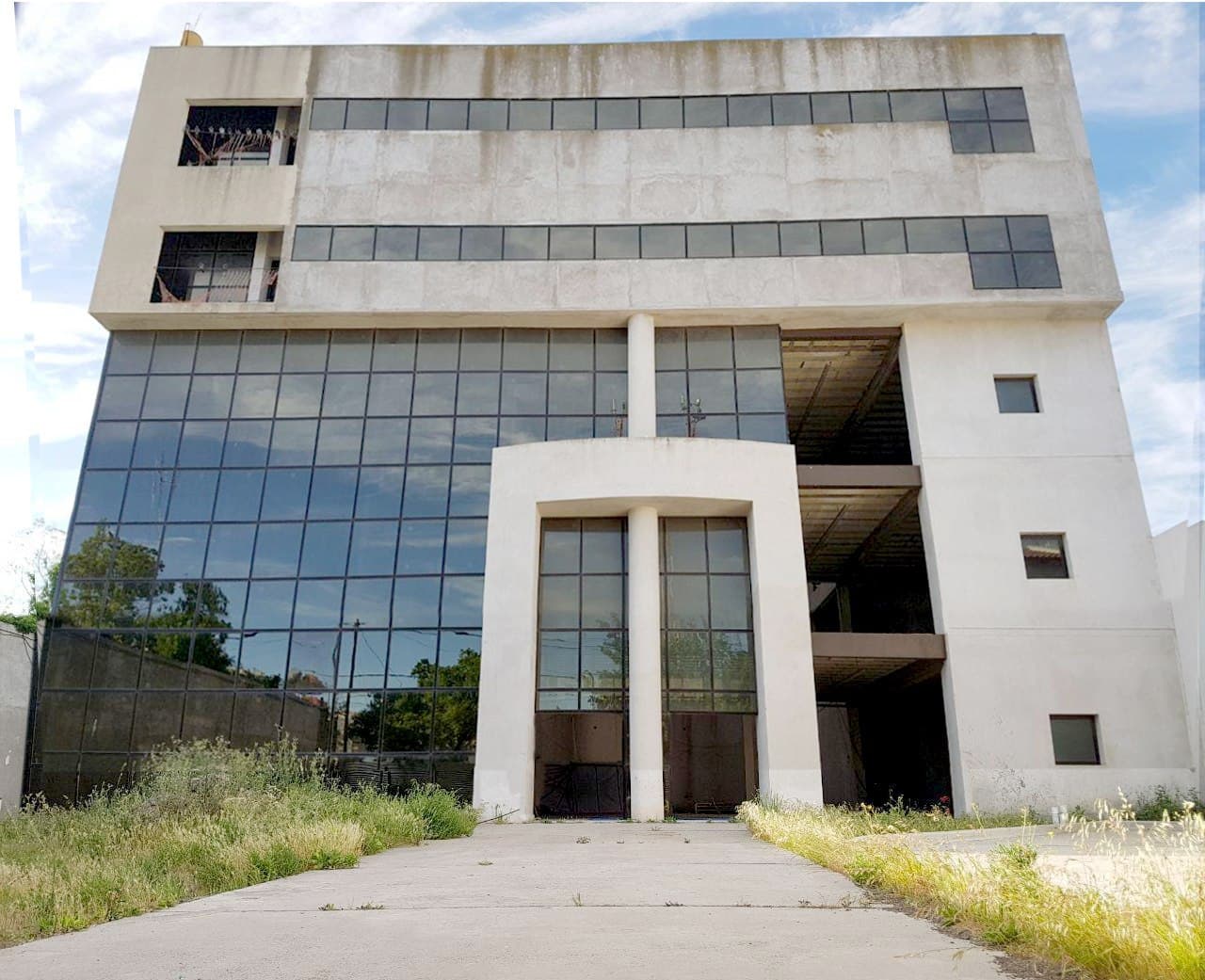 Firmaron el convenio para la cesión por 30 años del edificio de Horizonte para el municipio de Viedma