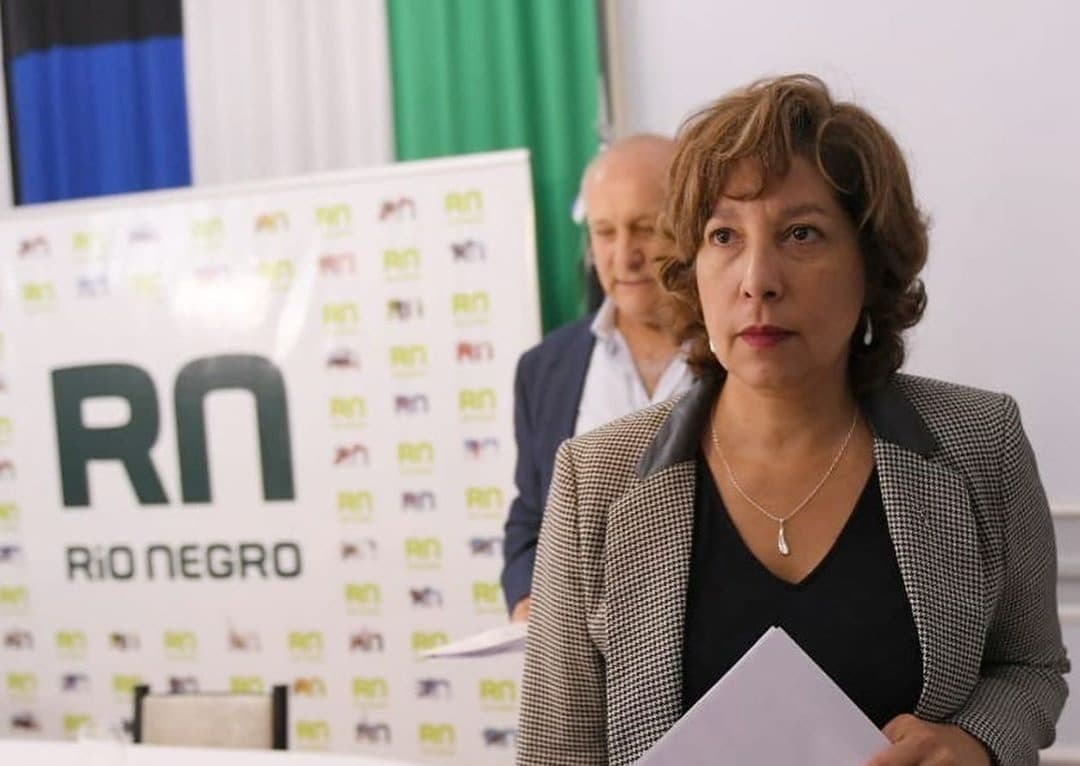 La Cuarentena «debe seguir siendo estricta», opina la Gobernadora