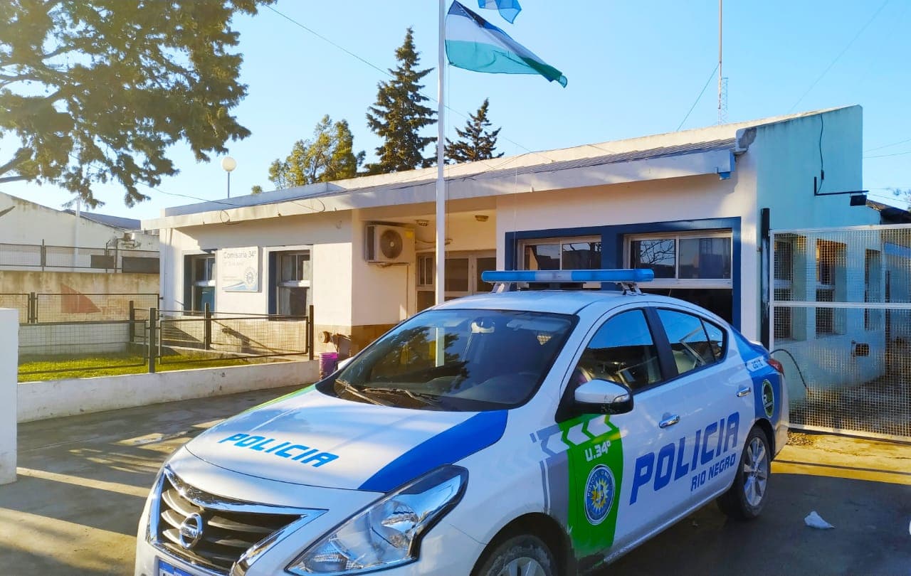 Detenido por tener dólares falsos en un allanamiento por robo en una concesionaria