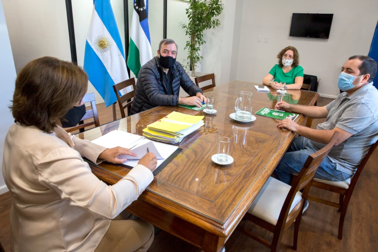 Carreras firmó nuevos pases a planta permanente con ATE