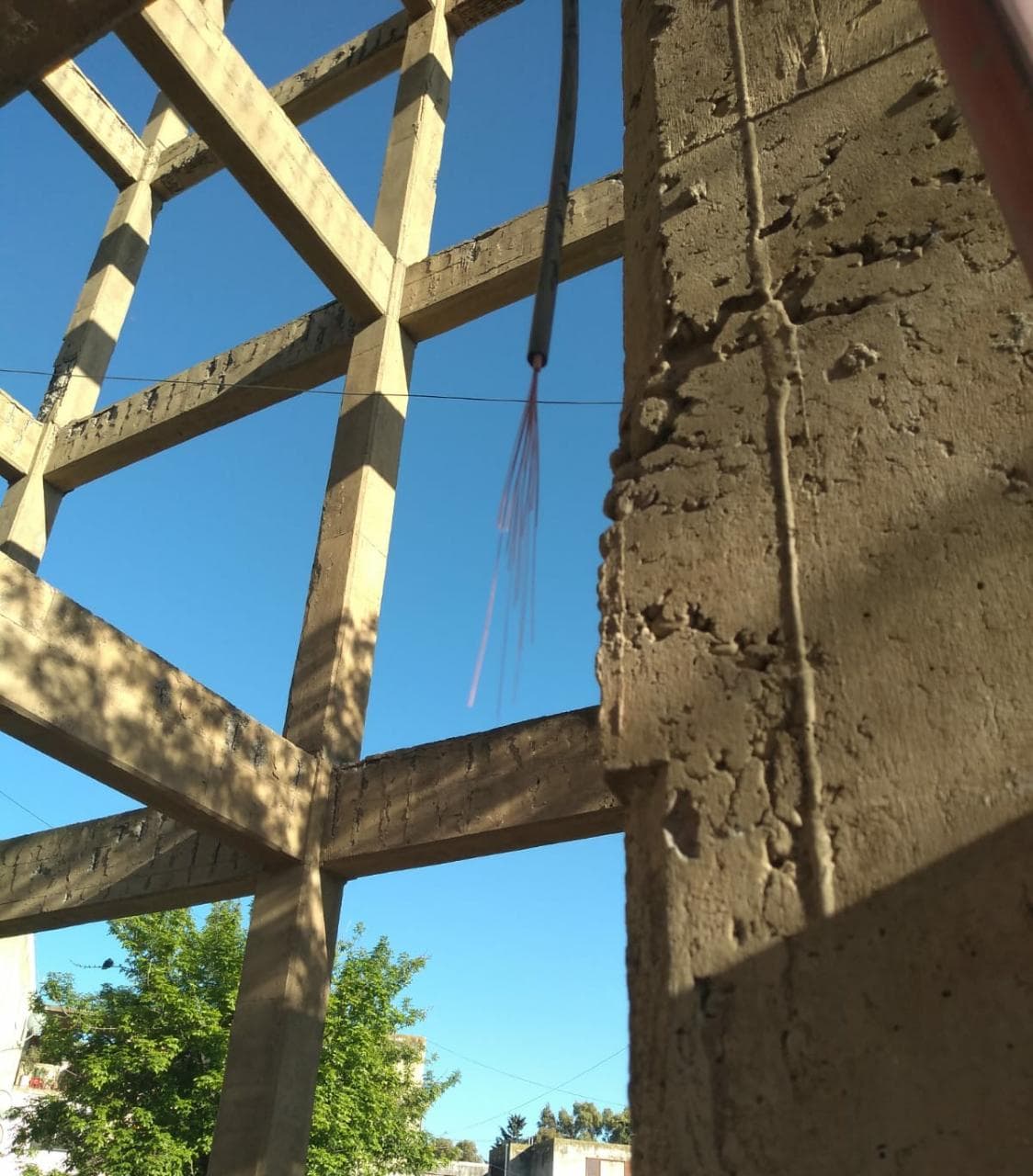 Arrancaron los cables de la bomba del tanque de agua del Barrio Guido y se quedaron varias horas sin servicio