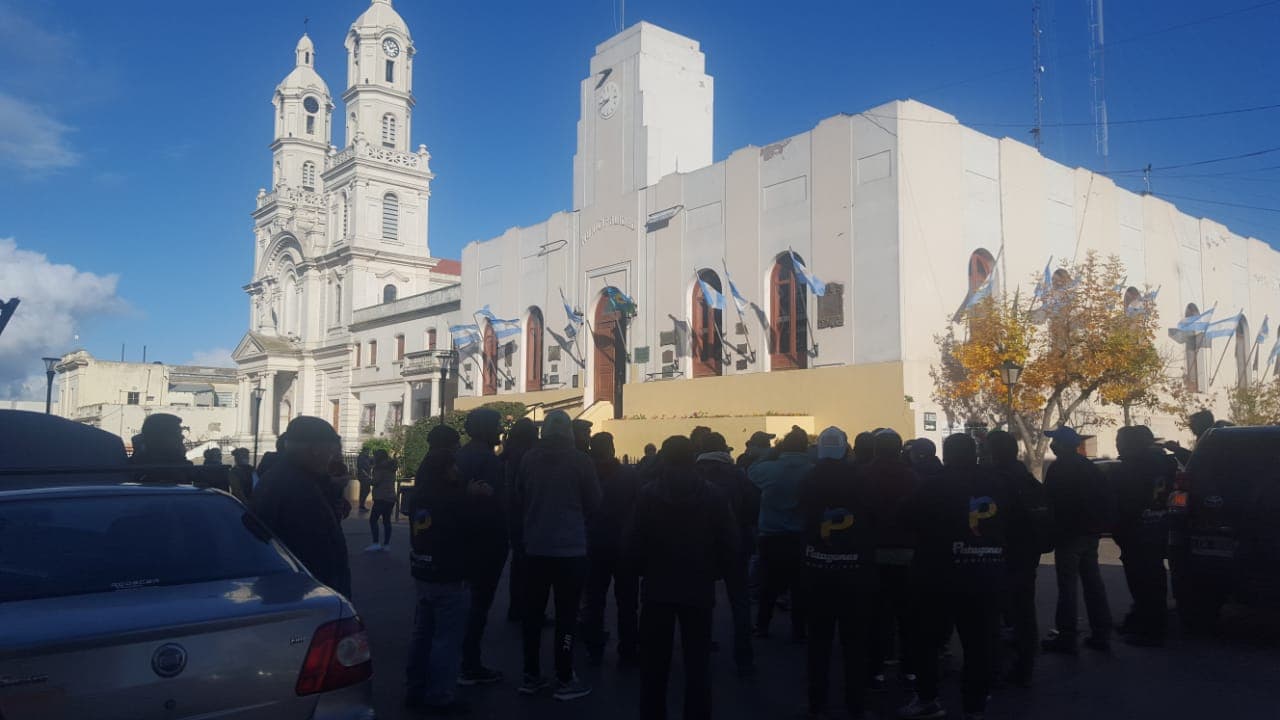 Una suma de $25.000 no remunerativa y 10% de aumento al básico para los municipales de Patagones