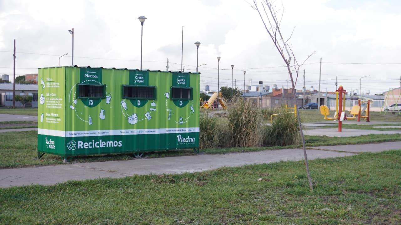 Instalan más estaciones para residuos reciclables en distintos barrios de Viedma