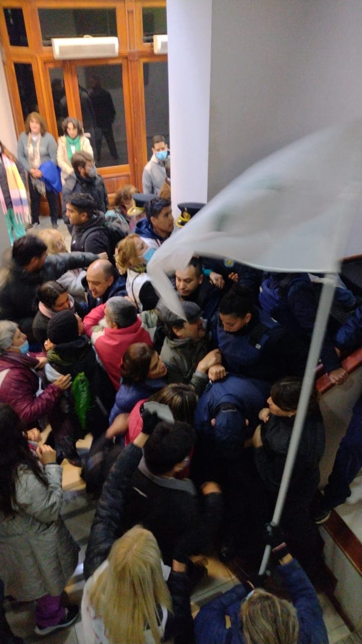 Fuerte protesta de los trabajadores de la Salud en la Legislatura