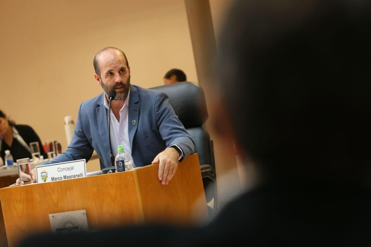 «Tanto el DPA como ARSA parece que viven en otro mundo y no se hacen cargo de los problemas que tenemos en Viedma con los derrames cloacales»