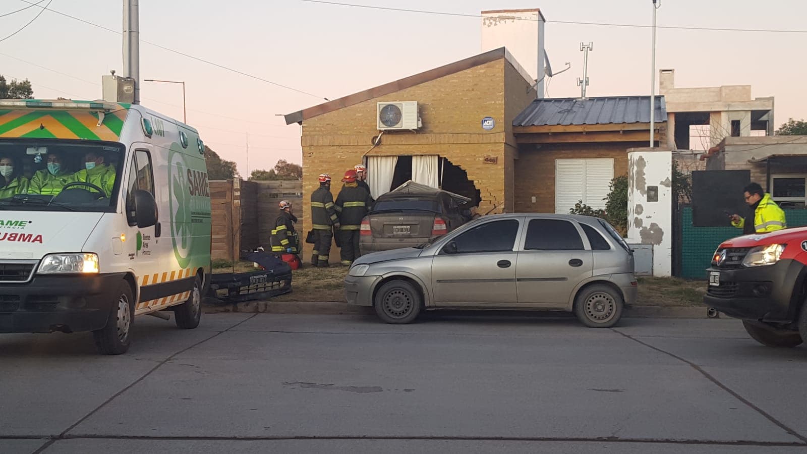 Un auto terminó dentro de una casa en Patagones