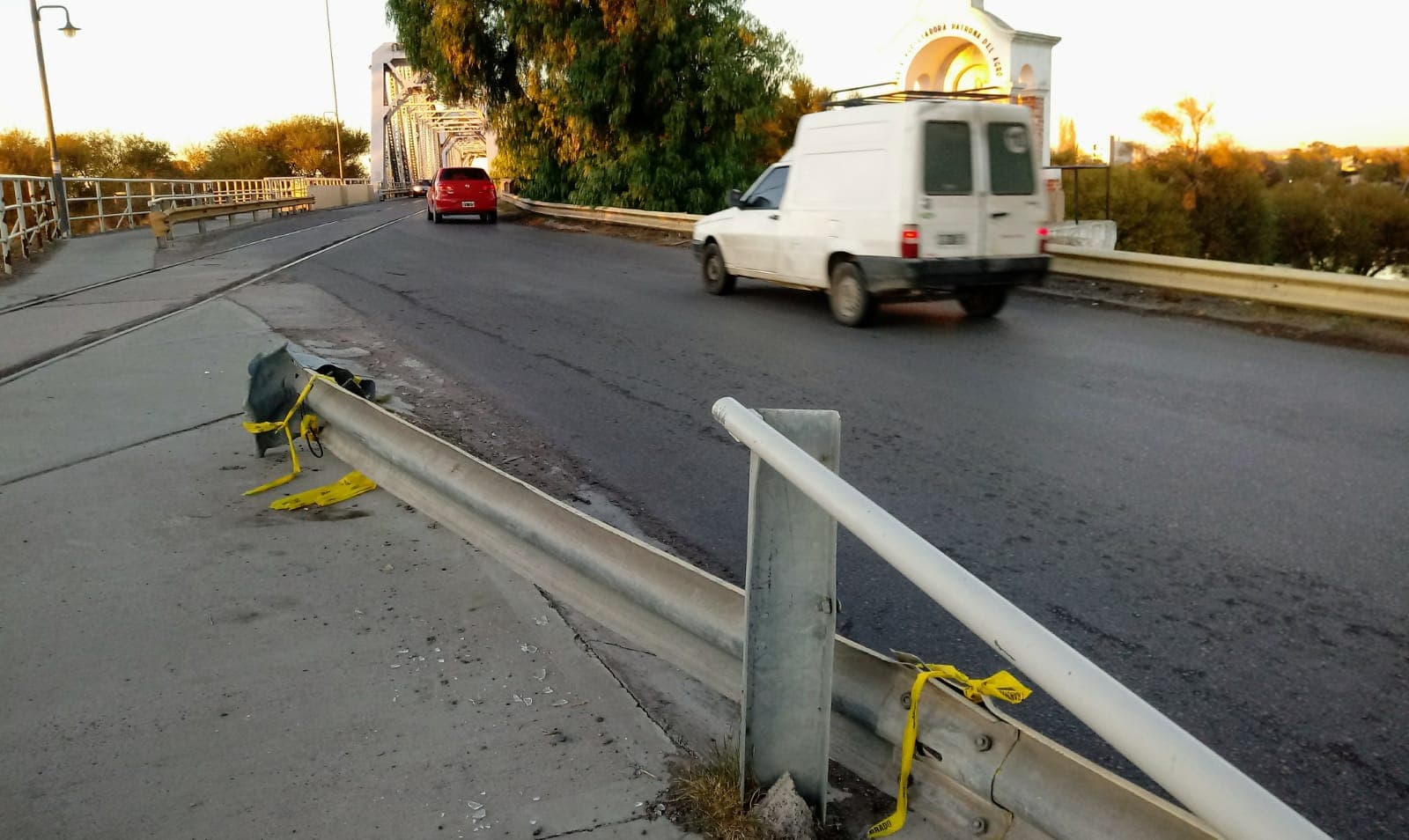 Concejales del FdT de Patagones piden la reparación del guadarrail del Puente Ferrocarretero