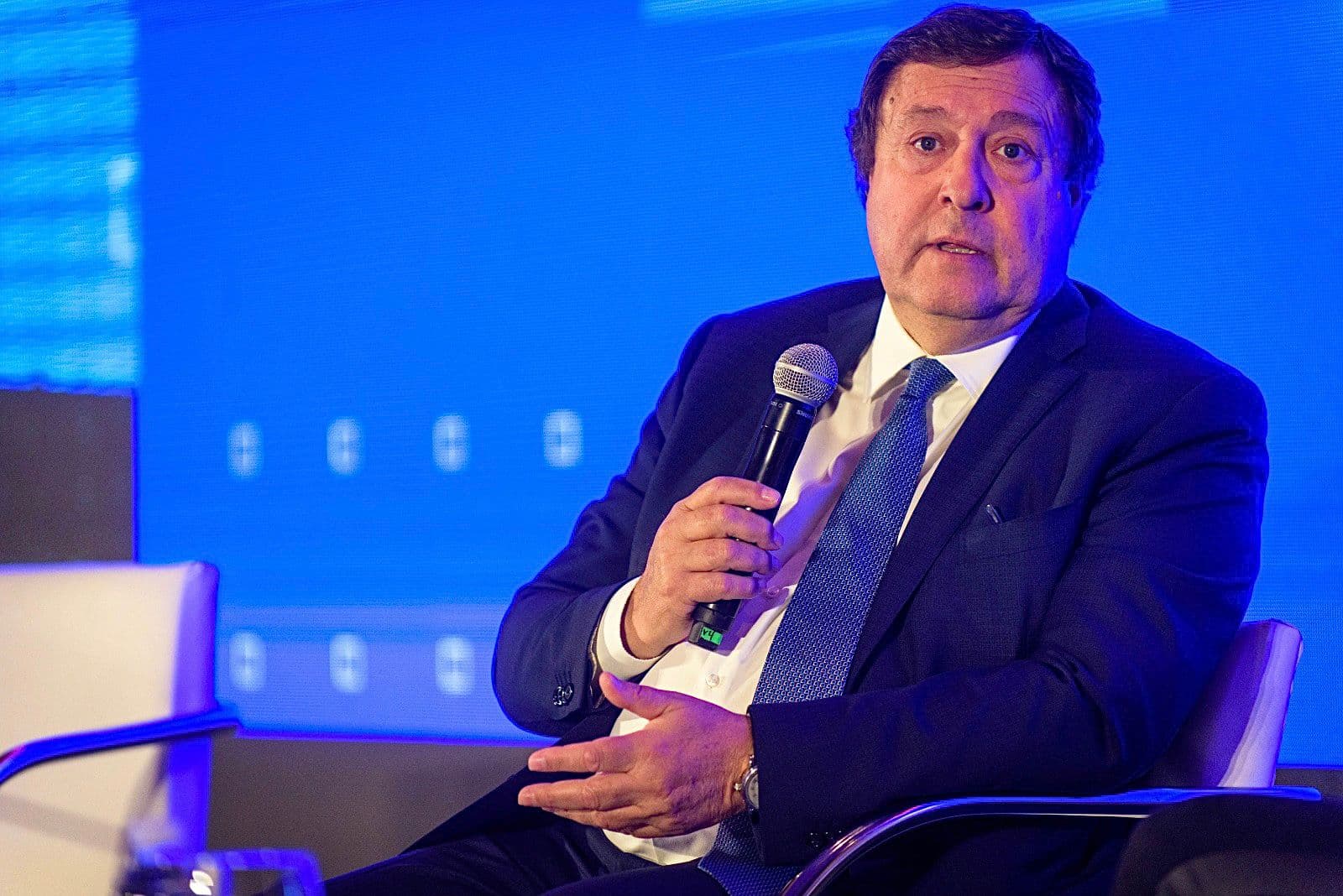 Weretilneck dijo que el DNU de Milei avanza sobre facultades exclusivas del Poder Legislativo