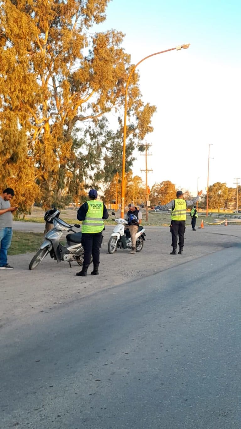 Autos y motos secuestradas en los operativos de tránsito de la policía en Viedma