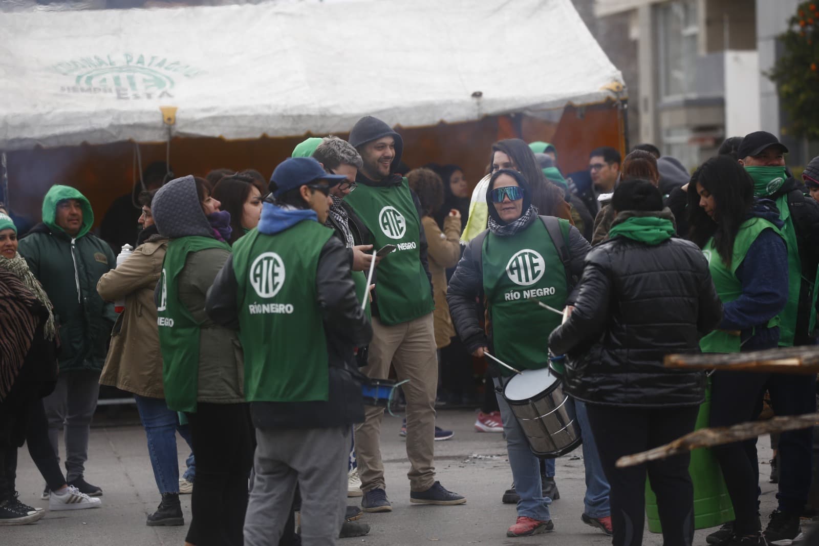 ATE para en organismos nacionales con movilizaciones y una advertencia