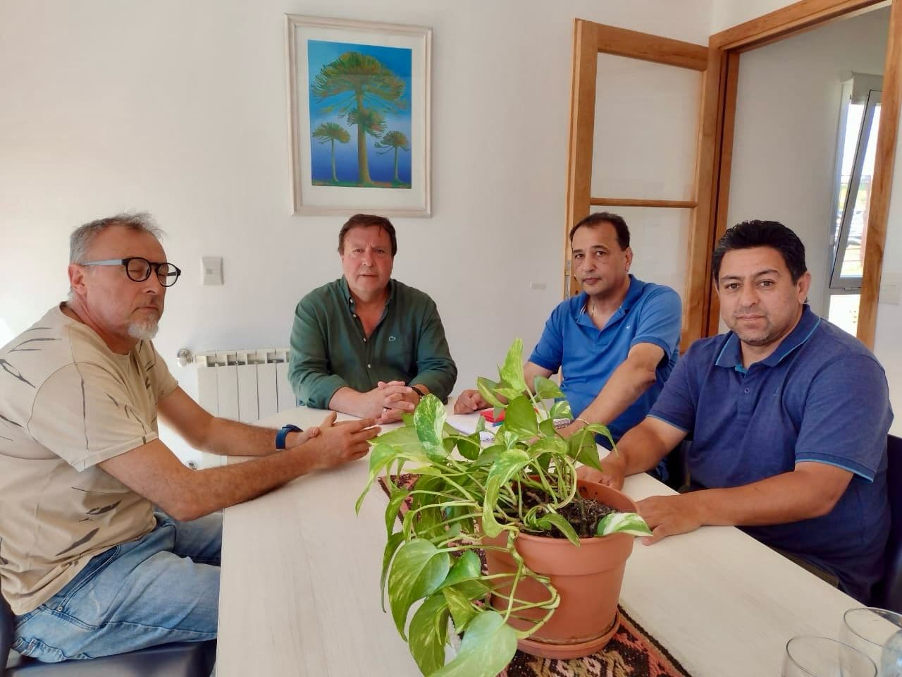 Weretilneck con dirigentes de la CTA Rio Negro busca soluciones para asegurar la continuidad de los servicios educativos