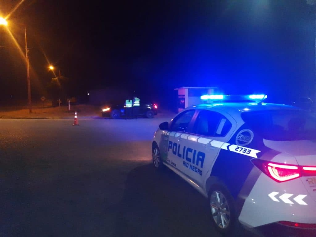 La policía realizó operativos y secuestró 25 autos y 10 motocicletas