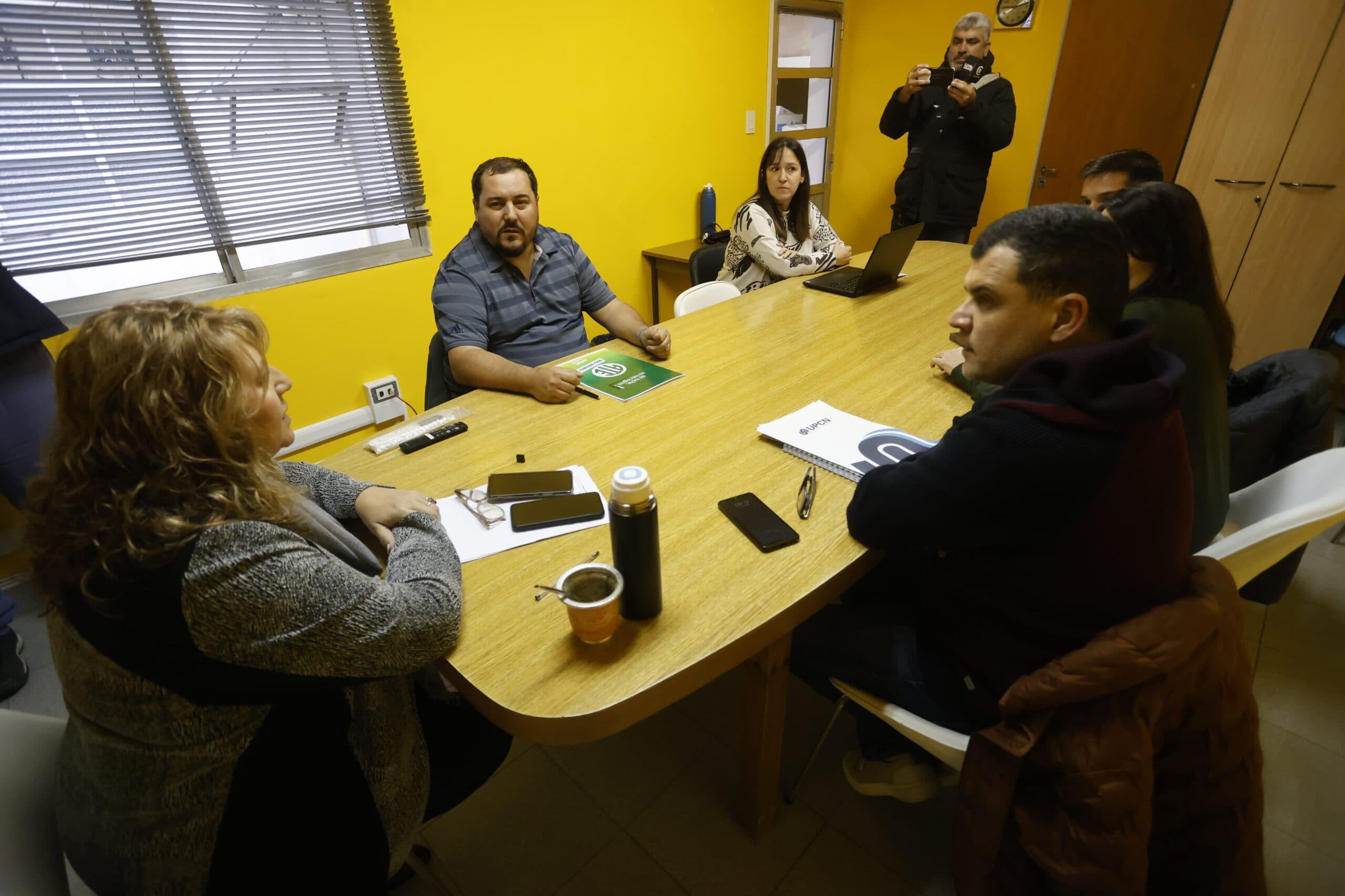 El Gobierno ofrece sumas de 50.000, 60.000 y 70.000 pesos para junio, más el blanqueo de 30.000 al básico