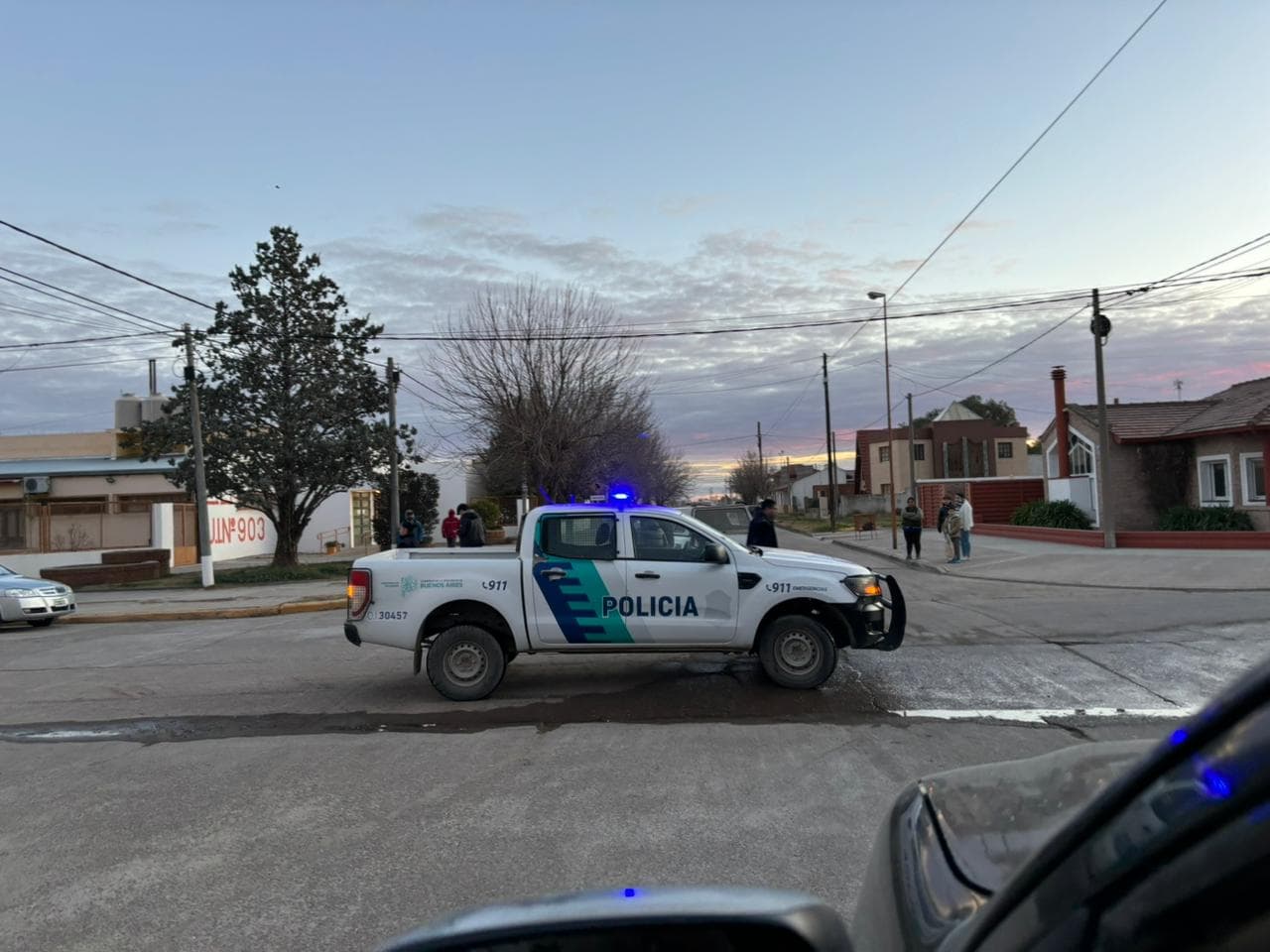 En Patagones la policía detiene a un joven en la calle que llevaba marihuana
