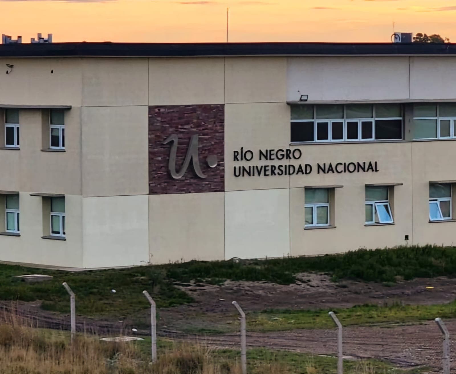 Suspenden al maestranza de la Universidad de Rio Negro acusado de abuso sexual y declarado culpable por la Justicia