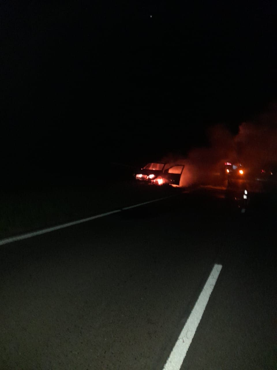 Se prendió fuego un vehículo en la Ruta Nacional N°3 cerca de Patagones