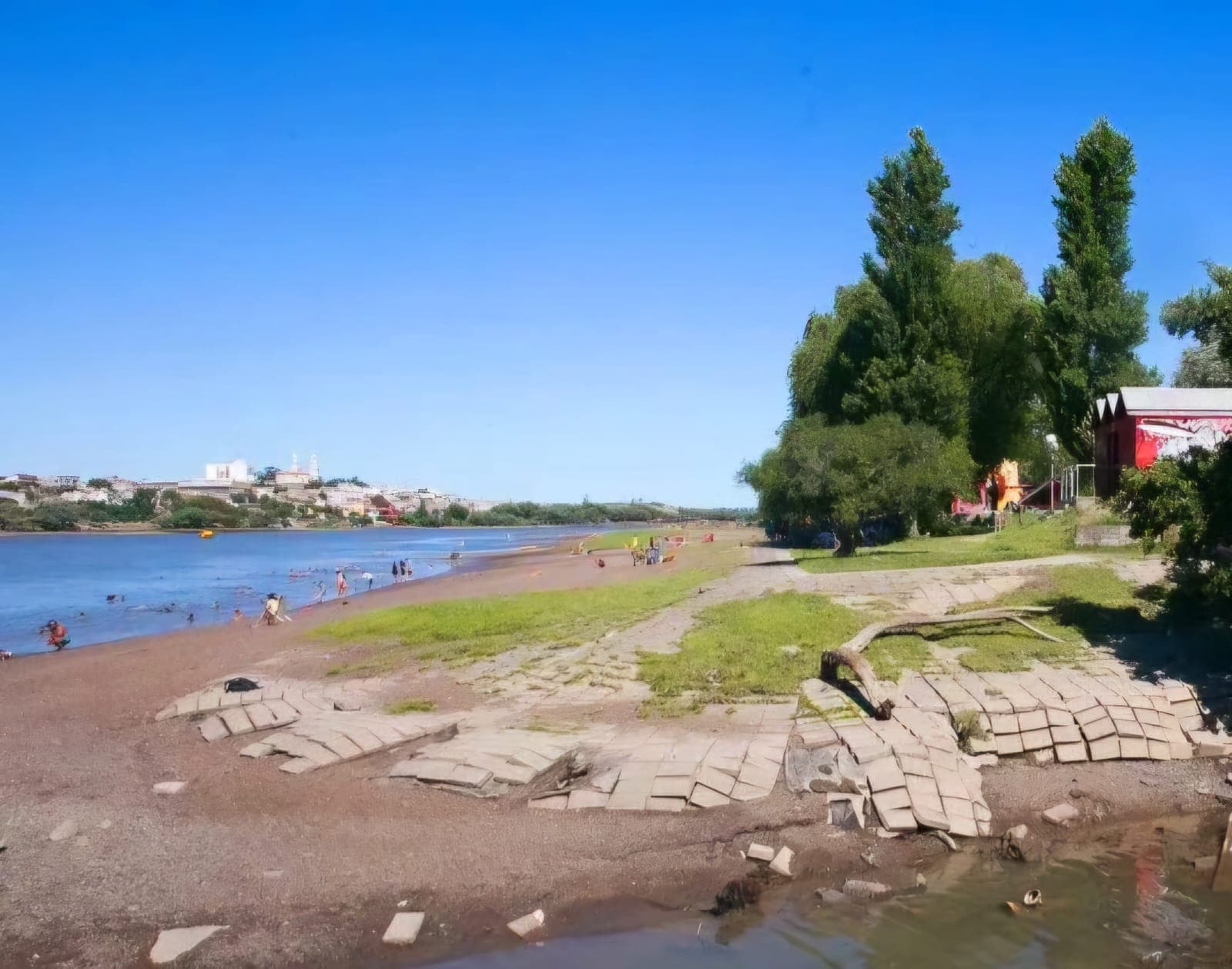 Una guardavidas salvó a un niño el sábado en la playa de El Barco en Viedma
