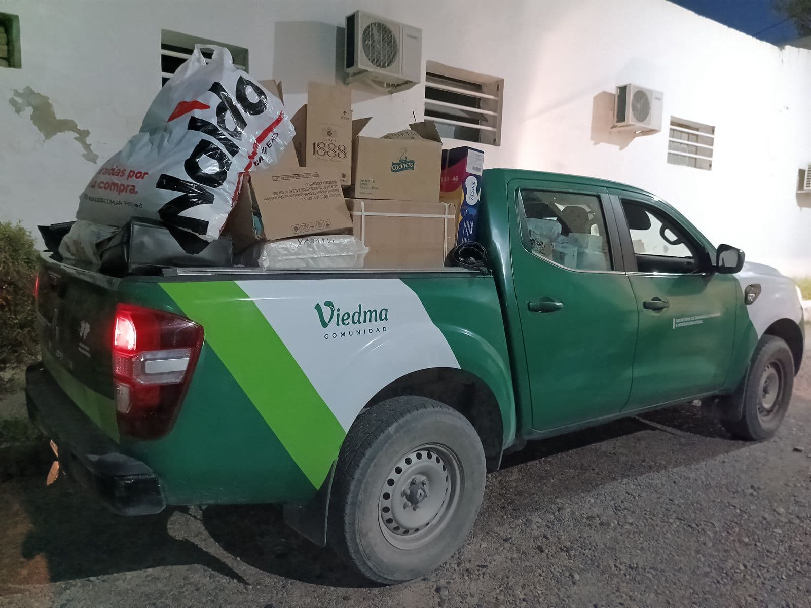 El intendente de Viedma viajó a El Bolsón con elementos para los afectados por los incendios