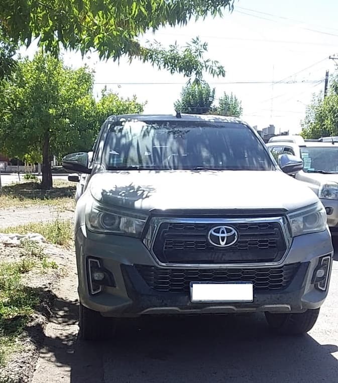 Secuestran una camioneta que estaba estacionada en calle Dorrego de Viedma con pedido de secueatro