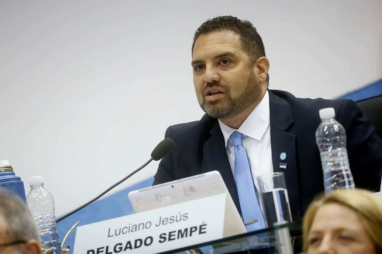 «Alquilar un avión por 7 millones de dólares es un nuevo despilfarro millonario del Gobierno provincial»