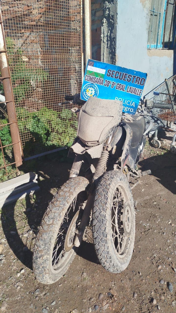 La policía en Viedma luego de una denuncia recuperó una moto robada