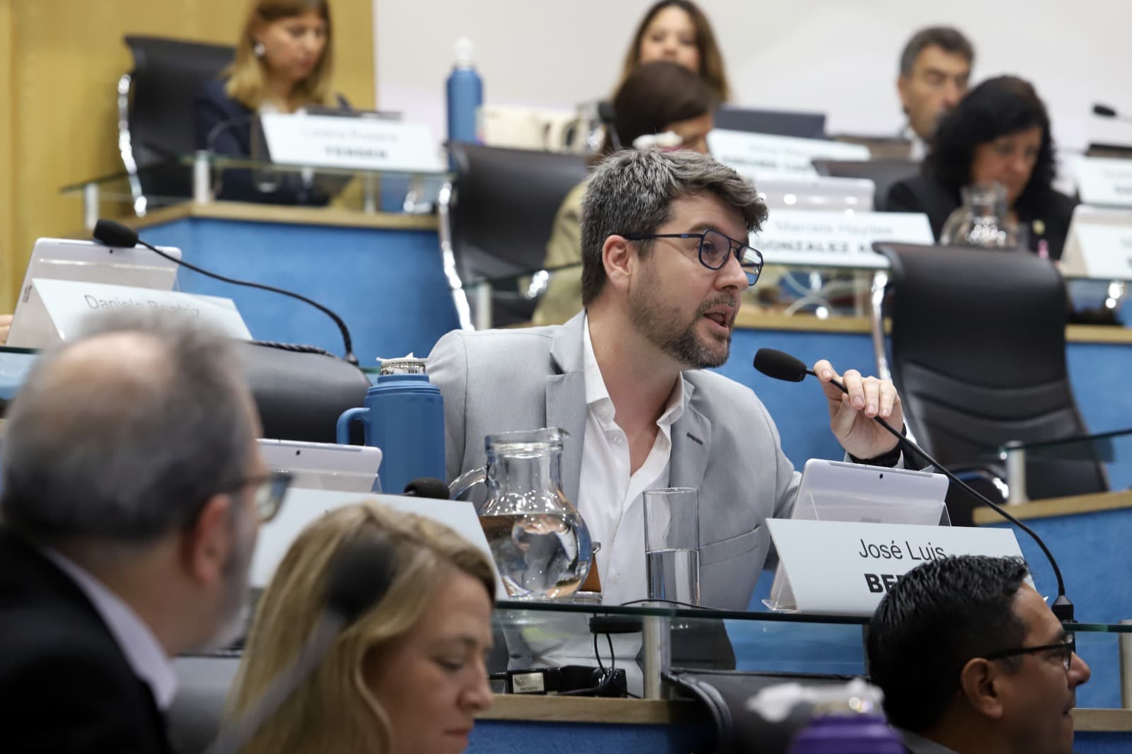 «Le recomiendo, con humildad, a Weretilneck que se ponga a gestionar, que cambie el equipo y que promueva mejoras»