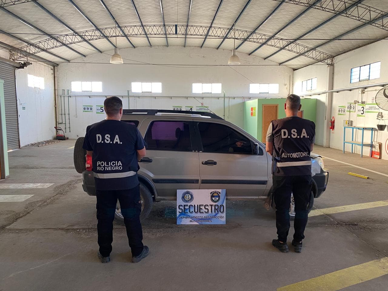 La policía secuestró un vehículo con pedido activo en boulevard Ituzaingo en Viedma