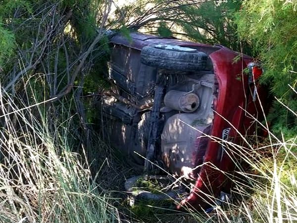 Volcó una mujer sobre la Ruta N° 3 y está fuera de peligro