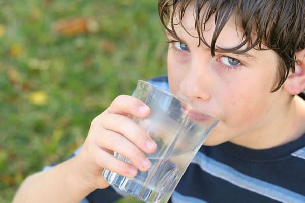Piden cuidar el agua ante la ola de calor de estos días