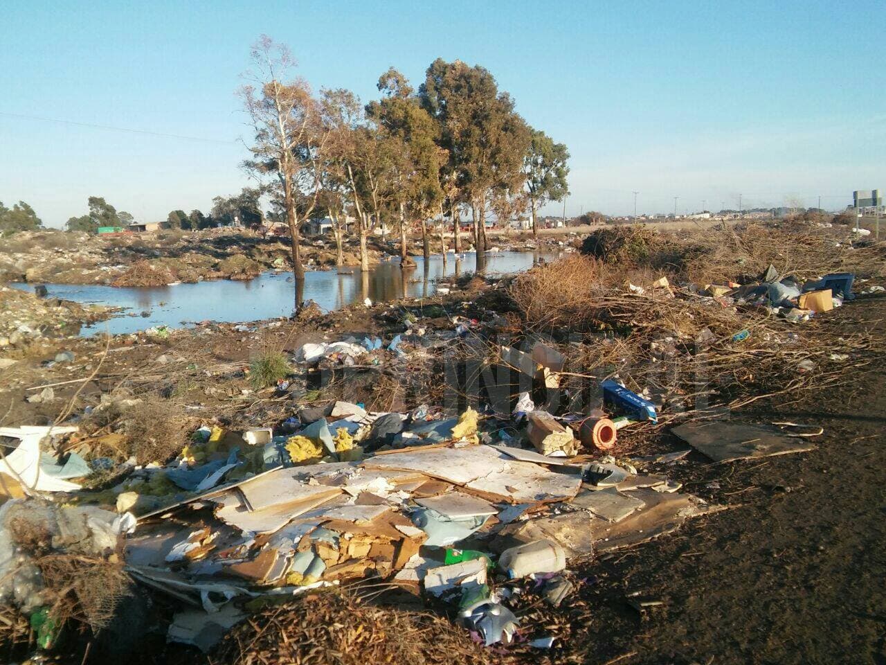 Piden que se elimine de manera urgente el basural clandestino de Viedma