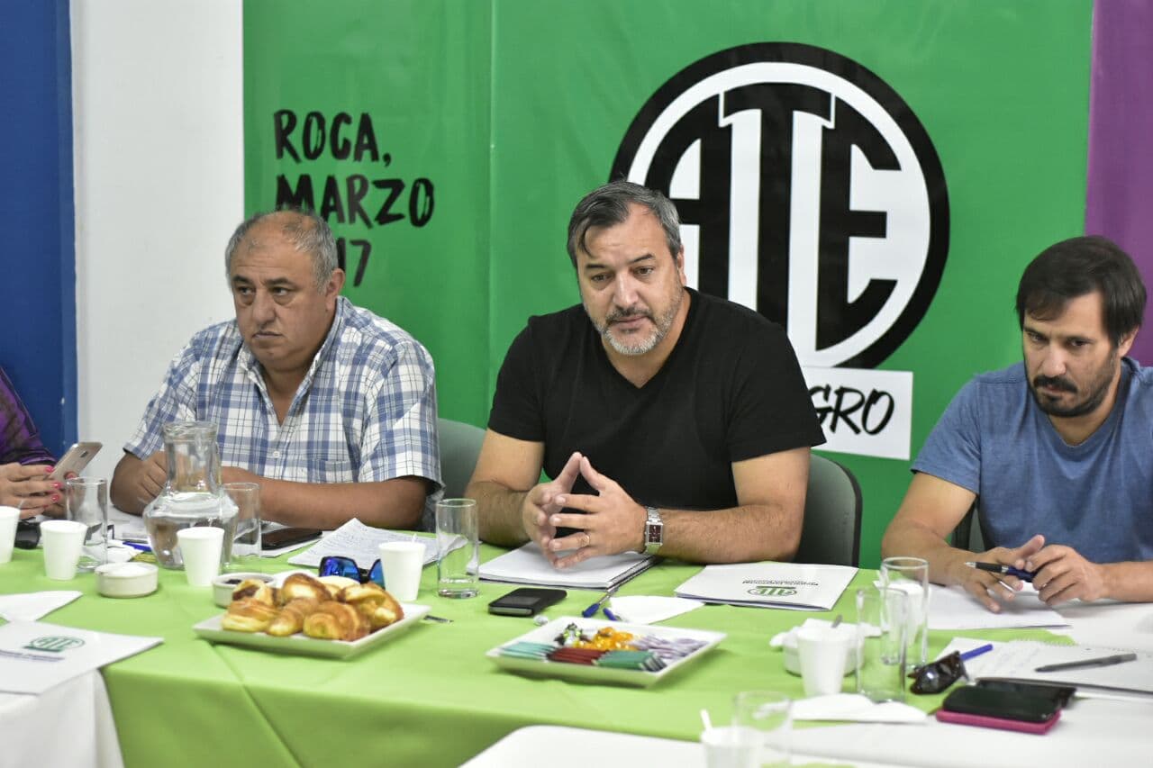 ATE votó tres días de paro y exige la destitución del legislador Rubén López