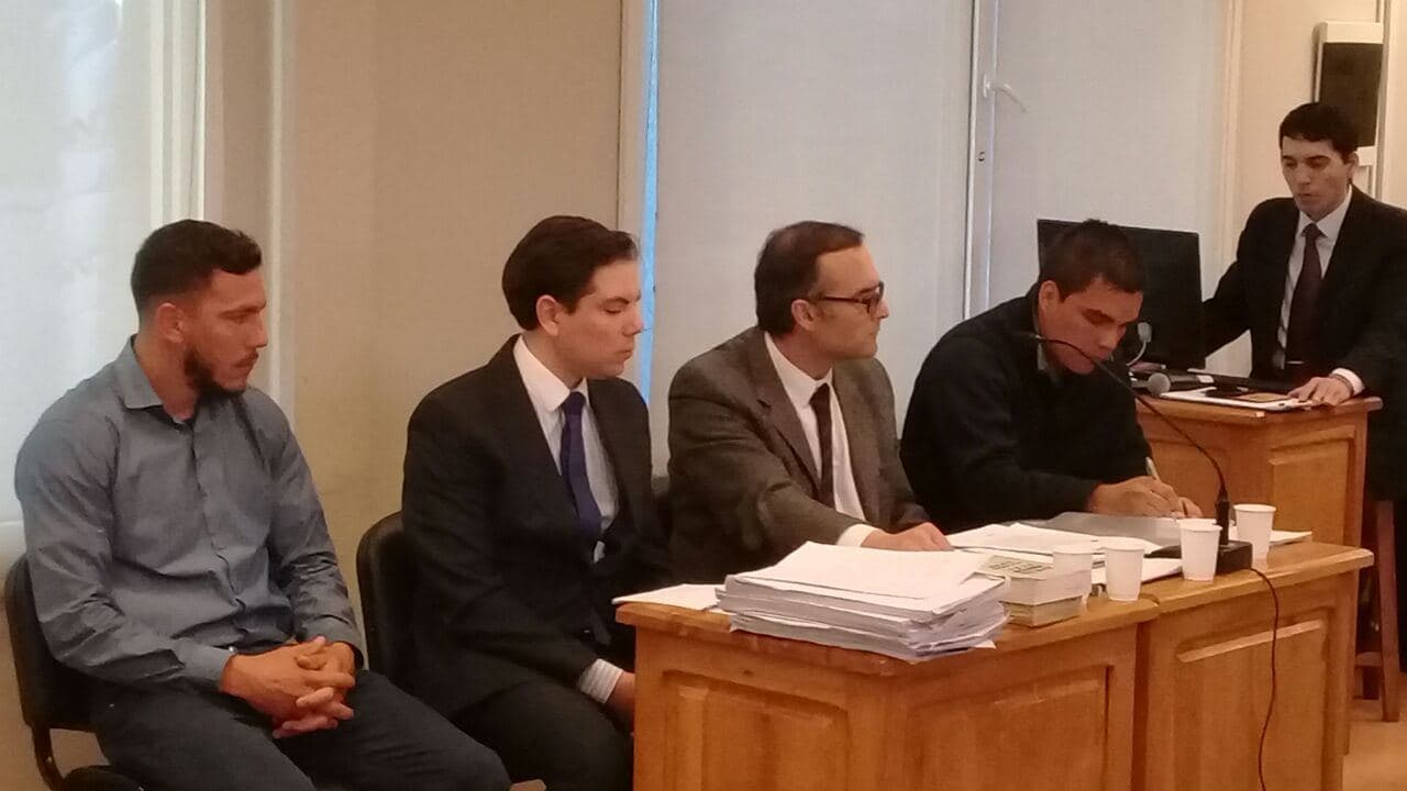 Dos años de prisión en suspenso para los policías Irusta y Morales imputados por el allanamiento ilegal
