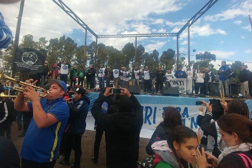 Gremios marcharon en el día del trabajador
