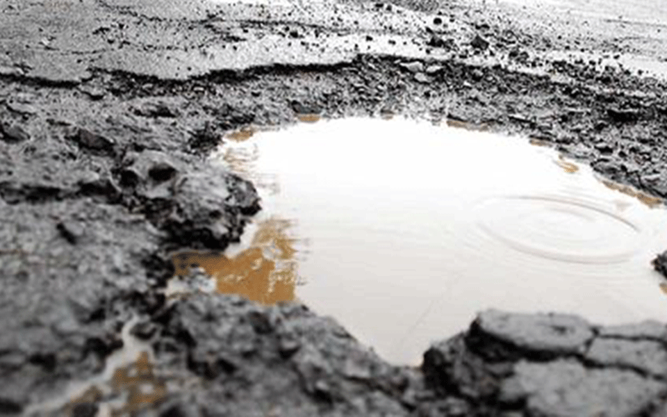 Tras las fuertes lluvias, comienzan los trabajos para acondicionar las calles de Viedma