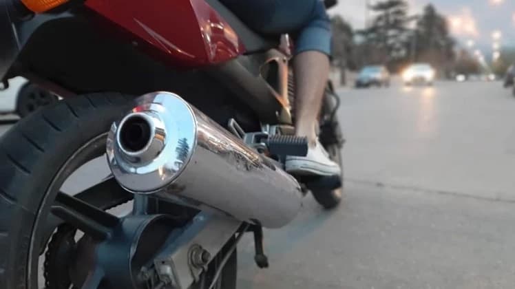 Deberá reemplazar el escape de su moto adulterado por uno reglamentario