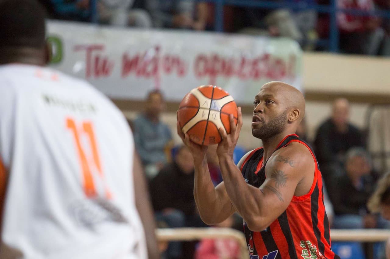 Deportivo Viedma le ganó 82-81 a La Unión de Colón