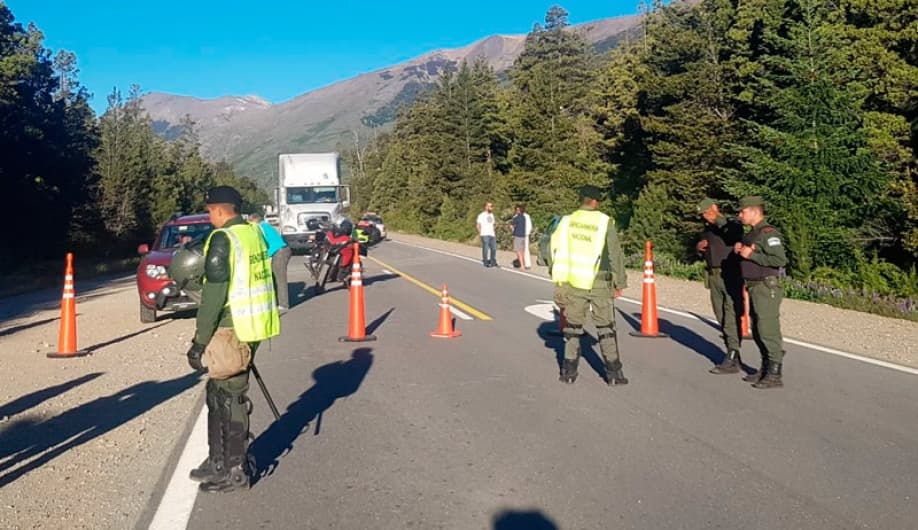 Un muerto y tres personas heridas en un enfrentamiento entre mapuches y Prefectura