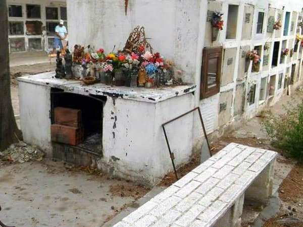 “El abandono del cementerio de Viedma y las instalaciones es extremo”
