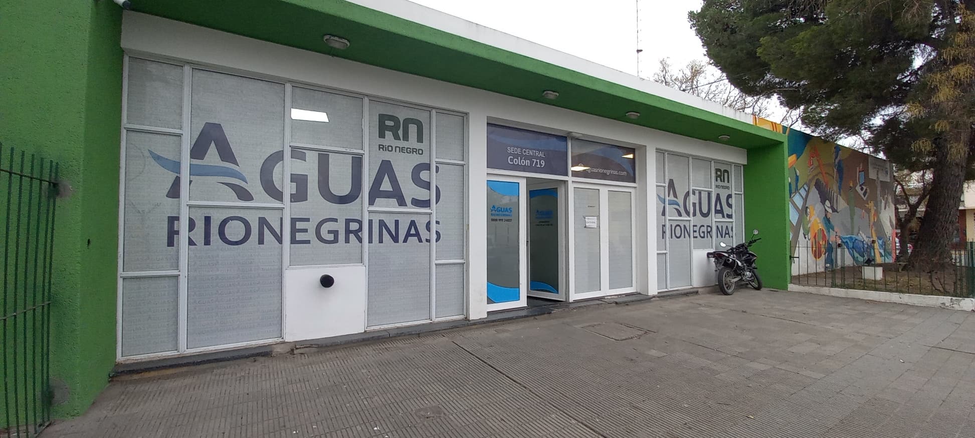 Robaron durante la madrugada en las oficinas centrales de Aguas Rionegrinas