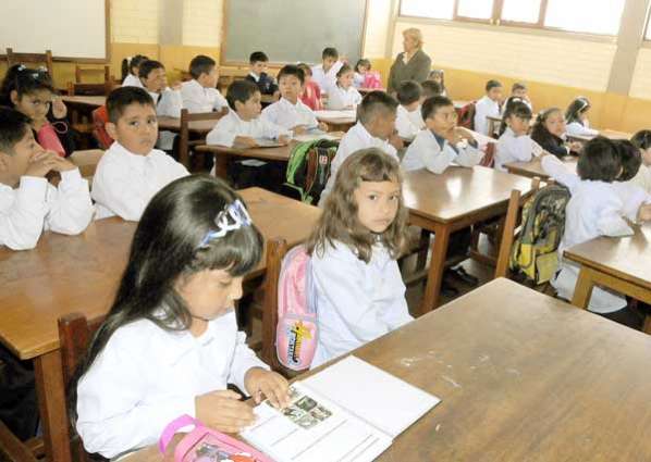 Educación asegura que bajaron los índices de sobre edad de los alumnos
