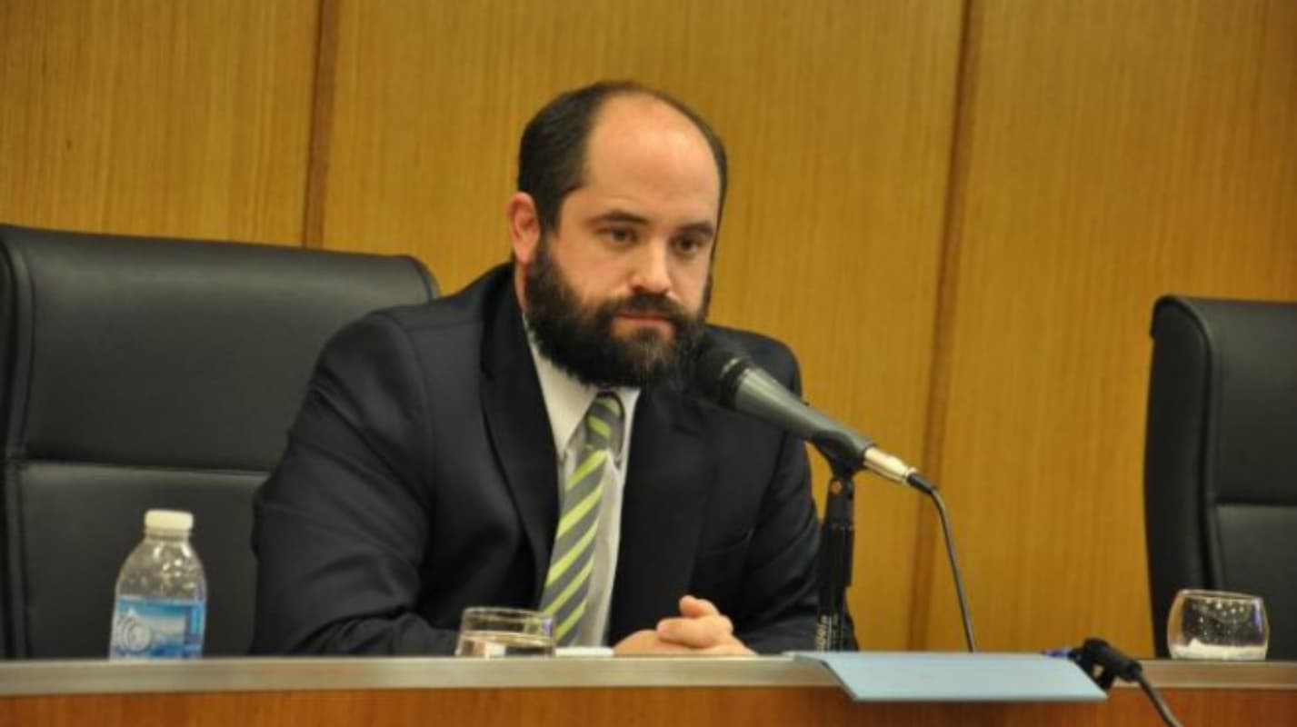 Chirinos fue suspendido 30 días pero ya cumplió y volverá a su cargó en las próximas horas