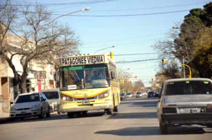 Se incorpora una línea al recorrido de colectivos interurbanos en la Comarca