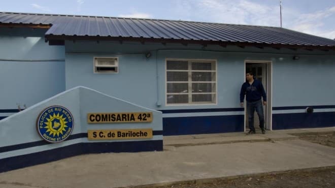 Disconformidad por los traslados de los investigadores de la desaparición de un policía y el homicidio de Micaela Bravo