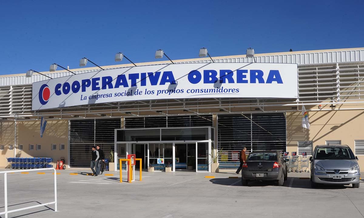 En el estacionamiento de un supermercado de Viedma le robaron, la justicia ordenó un resarcimiento