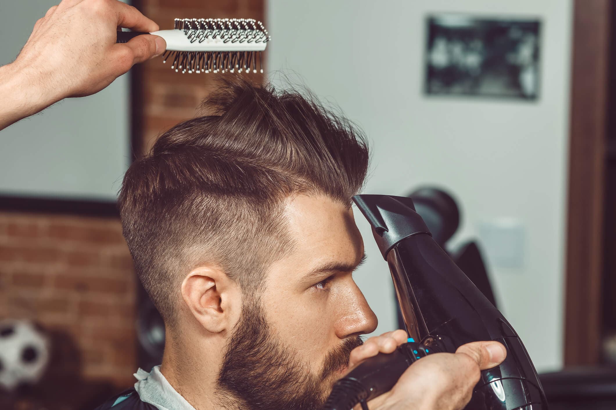 Abren peluquerías y centros de belleza
